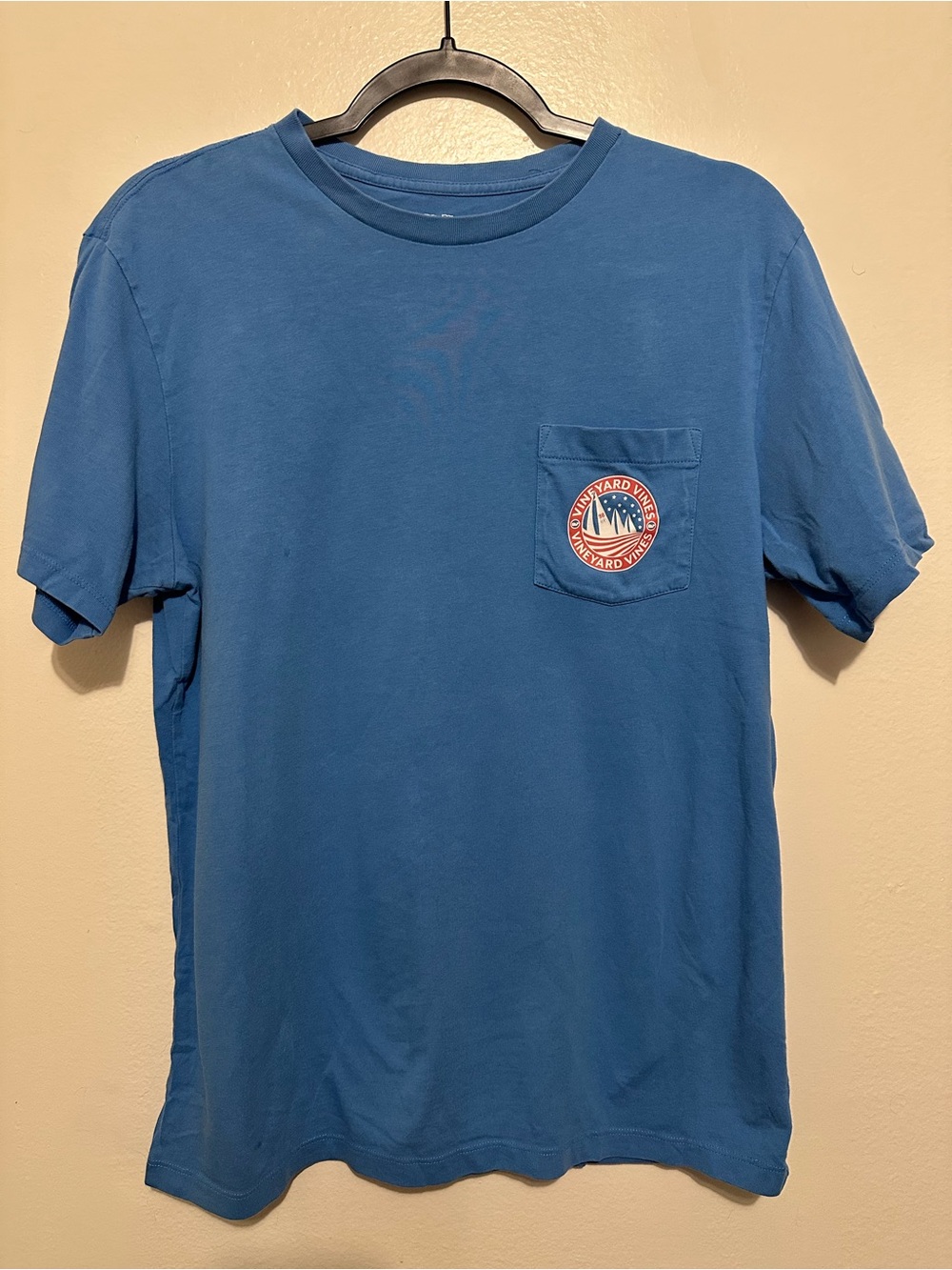 Vineyard Vines Men's Blue Whale Pocket T-Shirt Small